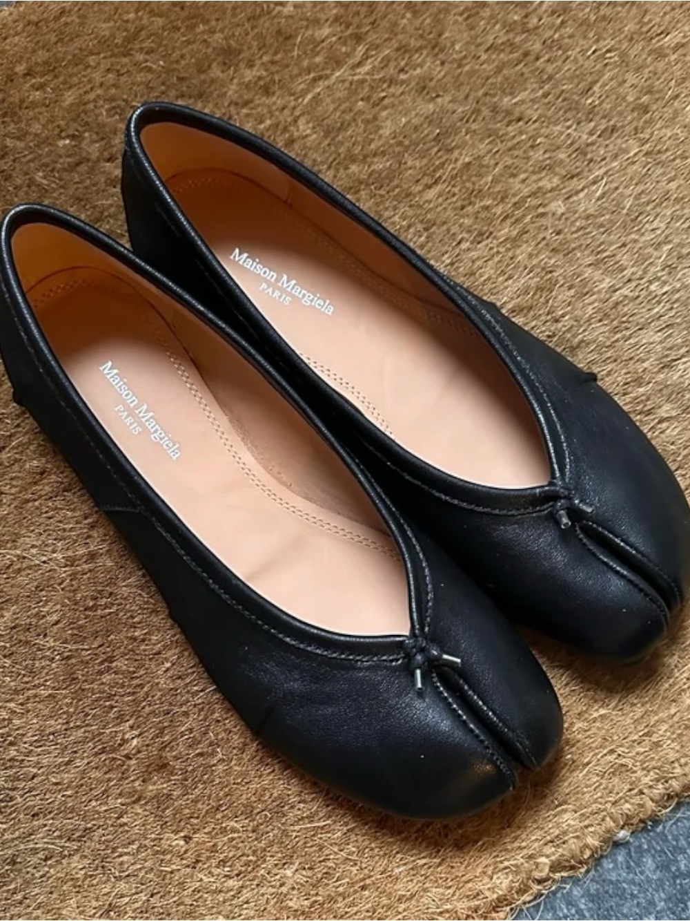 Black Tabi Split-Toe Ballet Flats - Picture 9 of 12